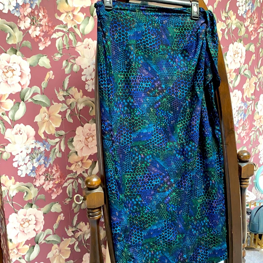 Beautiful multicolor wrap skirt. Size 12